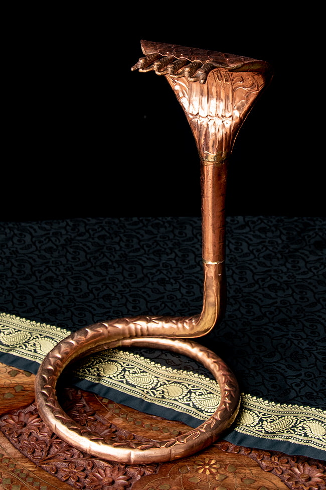 聖なる蛇 ナーガ 銅製 高さ：30cm程度の写真1枚目です。聖なる蛇、ナーガの神像です。ナーガ,リンガ,ヨニ,シヴァ,コブラ