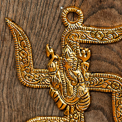 〔壁掛けタイプ〕インドの神様ウォールハンギング - スワスティカ・ガネーシャ - 9.5cm - サブ2