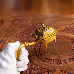 ブラスのハンドル付き　プージャ香炉　樹脂香などに便利 - サブ3