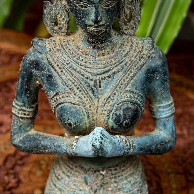 インドネシアの神様像 シータ - 32cm 5 - 豊かな造形です。