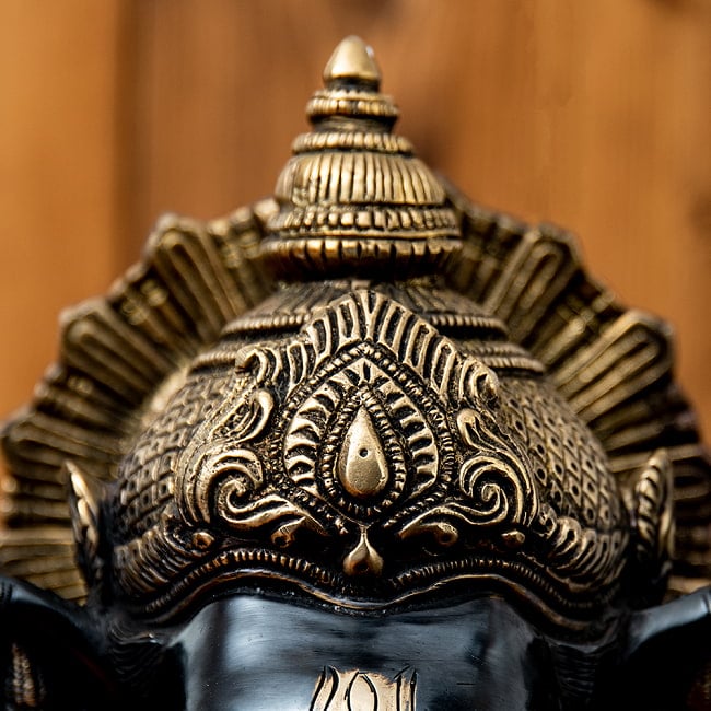 真鍮黒塗仕上げ ガネーシャ神像 ブラス製 53cm 5 - 頭頂部の装飾の様子です。