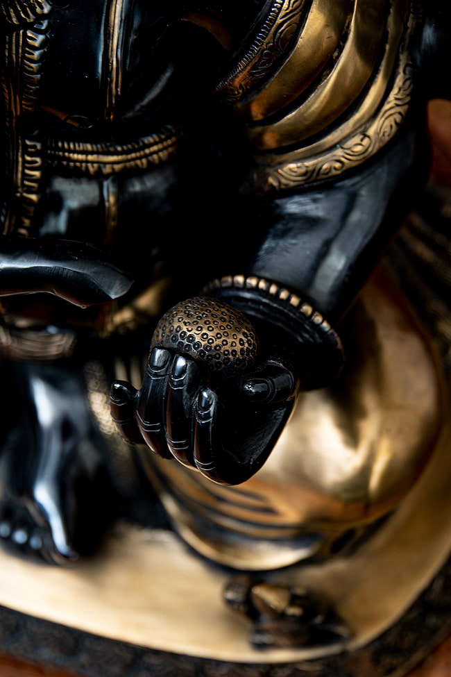 真鍮黒塗仕上げ ガネーシャ神像 ブラス製 53cm 7 - 大好物のモーダカを持っています。