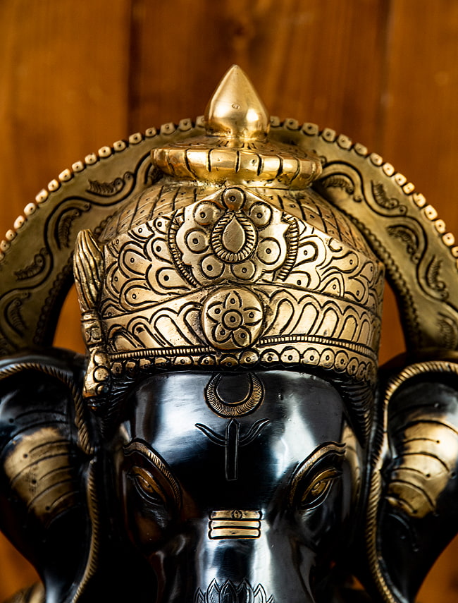 真鍮黒塗仕上げ ガネーシャ神像 ブラス製 52cm 5 - 頭頂部の装飾の様子です。