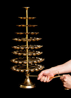 儀式「Aarti ( アールティ )」に用いられるオイルランプ 9段【約53cm】プージャ - サブ2