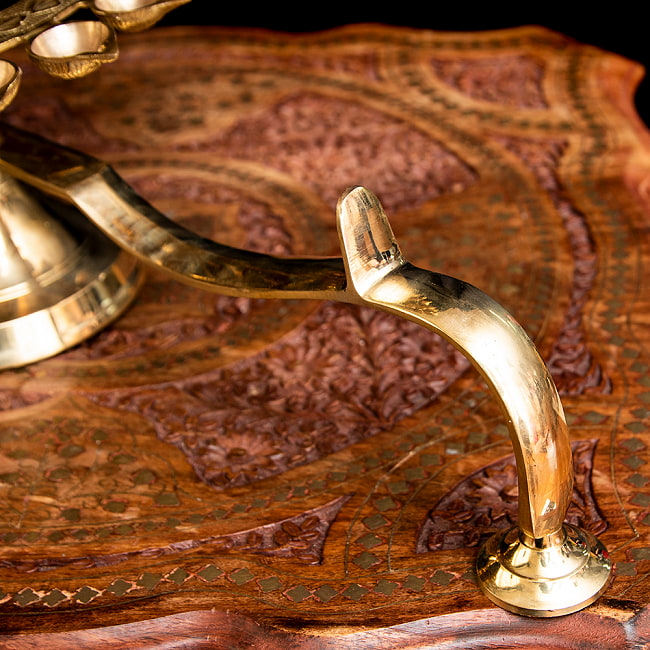 [インド品質]儀式【Aarti】に用いられるオイルランプ 9段【56cm】 7 - 持ちて部分の様子です。