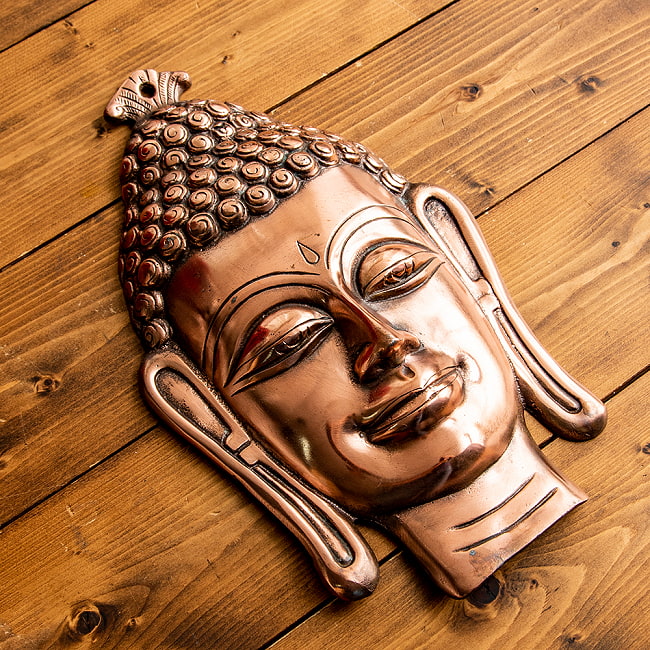 〔壁掛けタイプ〕ブッダ フェイス 39cm インドの神様ウォールハンギング 5 - 立体感のある造形です。