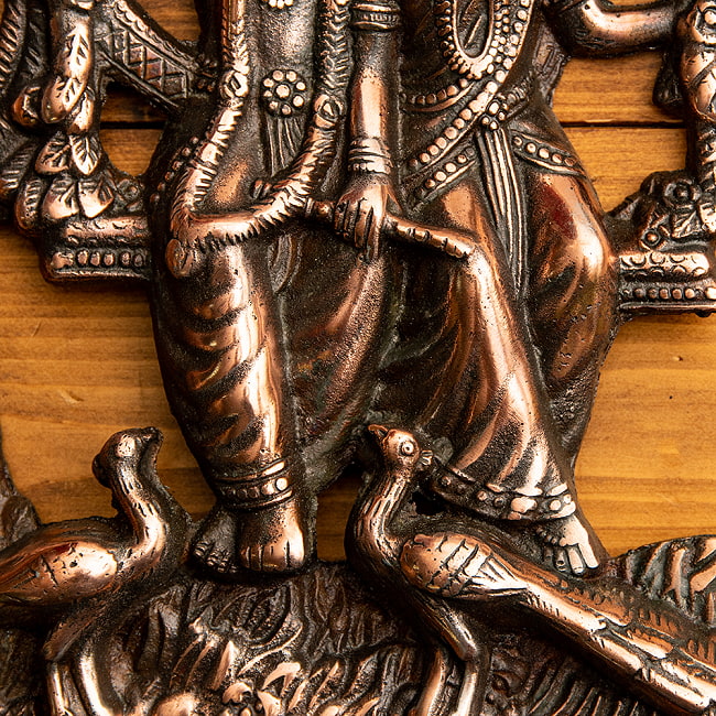 〔壁掛けタイプ〕ラーダ・クリシュナ 37cm インドの神様ウォールハンギング 3 - 細部を見てみました。