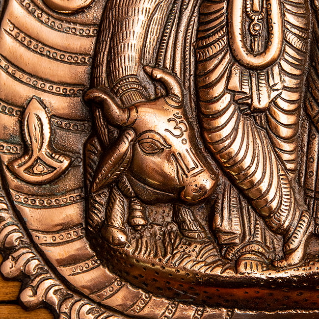 〔壁掛けタイプ〕ラーダ・クリシュナ 43cm インドの神様ウォールハンギング 4 - 細部を見てみました。