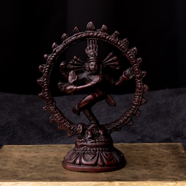 ダンシング・シヴァ - 赤茶[約11cm]の写真1枚目です。静かな存在感のある神像です。神様,神様像,レジン　神様,インド　神様,シヴァ,ダンシング　シヴァ