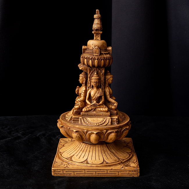 ストゥーパと四面ブッダ像[22.5cm]の写真1枚目です。正面から撮影しましたレジン　神様,ヒンドゥー教,仏教,置物,仏陀,釈迦,仏像,ゴータマ・シッダッタ,卒塔婆,仏塔