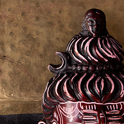 〔壁掛けタイプ〕手彫り模様のインドの神様ウォールハンギング - シヴァ [約16.5cm×8.5cm] - サブ3