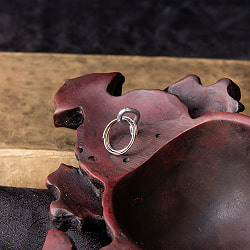 〔壁掛けタイプ〕手彫り模様のインドの神様ウォールハンギング - グリーン・ターラー 多羅菩薩  [約20.5cm×13.5cm] - サブ4