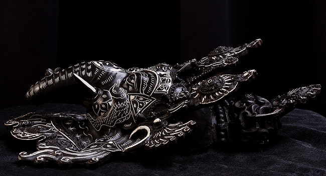 〔壁掛けタイプ〕手彫り模様のインドの神様ウォールハンギング - ガネーシャ  [約37.5cm×25cm × 13.5cm] 7 - 横から見てみました。