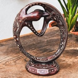 手彫り模様のインドの神様 - タントラ シャクティ [約25.5cm×20cm × 12cm](TI-RSDL-1682)