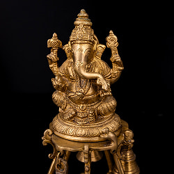 プージャ・ガネーシャ像　5つのディア・オイルランプ　3つのベル　美しいブラス製〔約14cm×約15cm 約15cm 約2064g〕 - サブ4