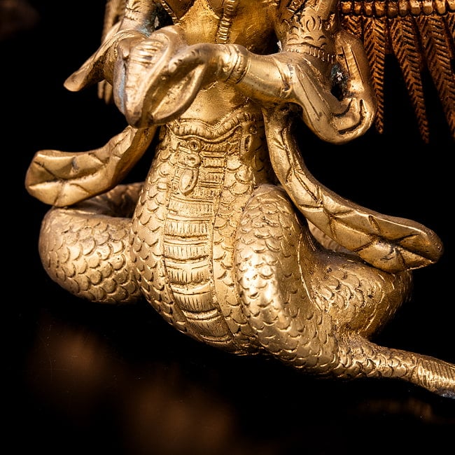 蛇の神様　富や繁栄の象徴　ナーガ像　美しいブラス製〔約22cm×約13.5cm 約9cm 約2178g〕 10 - 横からの写真です