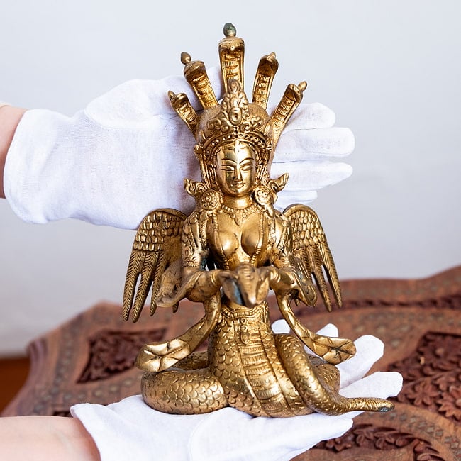 蛇の神様　富や繁栄の象徴　ナーガ像　美しいブラス製〔約22cm×約13.5cm 約9cm 約2178g〕 17 - 拡大写真です