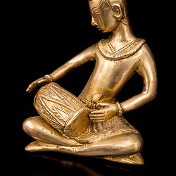 【一点物】ムリダンガム(両面太鼓)奏者像　美しいブラス製〔約16cm×約11.8cm 約7.5cm 約1589g〕 - サブ5