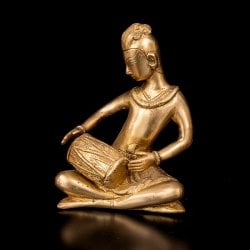 【一点物】ムリダンガム(両面太鼓)奏者像 美しいブラス製〔約16cm×約11.8cm 約7.5cm 約1589g〕