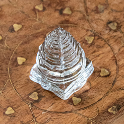 インドの神様 ガラス製ペーパーウェイト カチュワ・ヤントラ 高さ：約4.5cm - サブ2