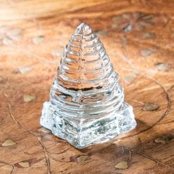 インドの神様 ガラス製ペーパーウェイト カチュワ・ヤントラ 高さ:約4.5cm