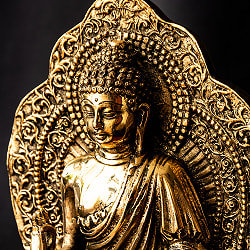 釈迦牟尼仏 坐像 光り輝くブラス製 高さ:26.5cm程度 - サブ4