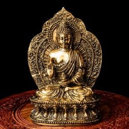 [大感謝祭セール]釈迦牟尼仏 坐像 光り輝くブラス製 高さ:26.5cm程度