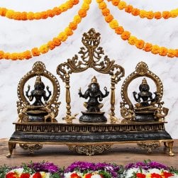【1点物】真鍮黒塗仕上げ ガネーシャ・ラクシュミ・サラスヴァティ 三柱坐像祭壇 高さ59cm 21kg(TI-RSDL-1779)