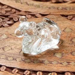 インドの神様 ガラス製ペーパーウェイト - 聖なる牛 高さ3.5cm
