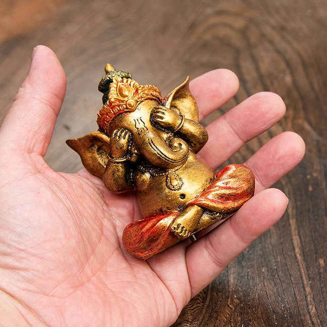いわざるガネーシャ バリ・ヒンドゥーの神様像 レジン製 8.5cm 7 - これくらいのサイズ感です。