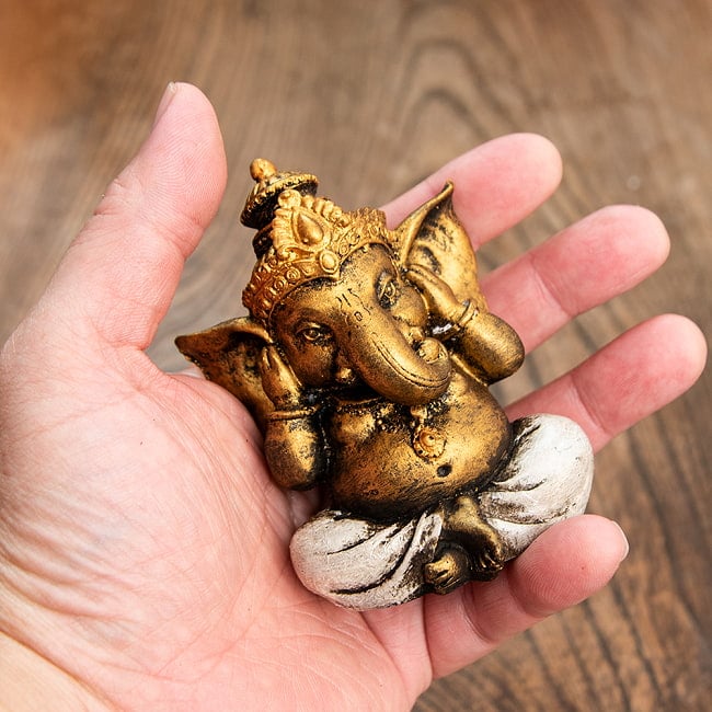 きかざるガネーシャ バリ・ヒンドゥーの神様像 レジン製 8.5cm 6 - これくらいのサイズ感です。