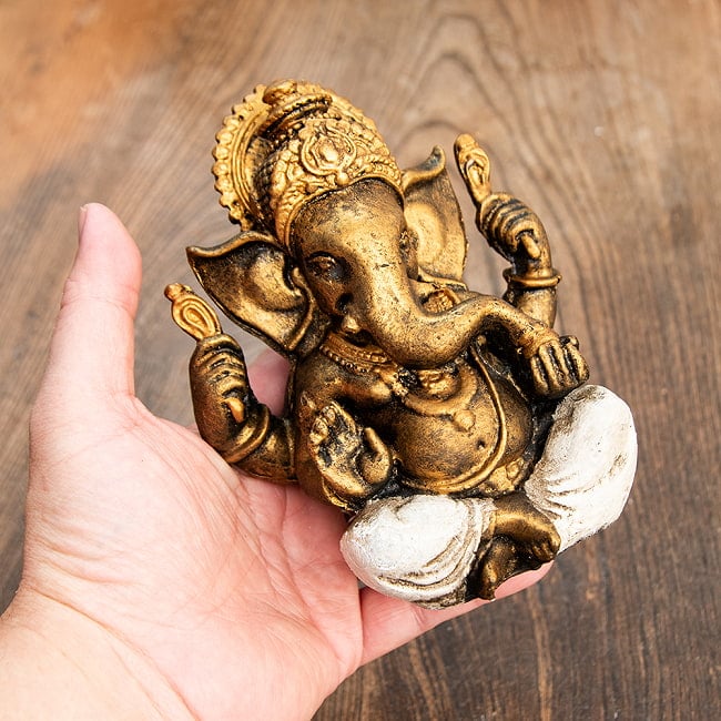 ガネーシャ像 バリ・ヒンドゥーの神様像 レジン製 14.5cm 8 - このくらいのサイズ感になります。ずっしりとした重量感があります。