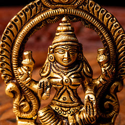 ラクシュミー坐像 重厚なブラス製 高さ8.5cm - サブ2