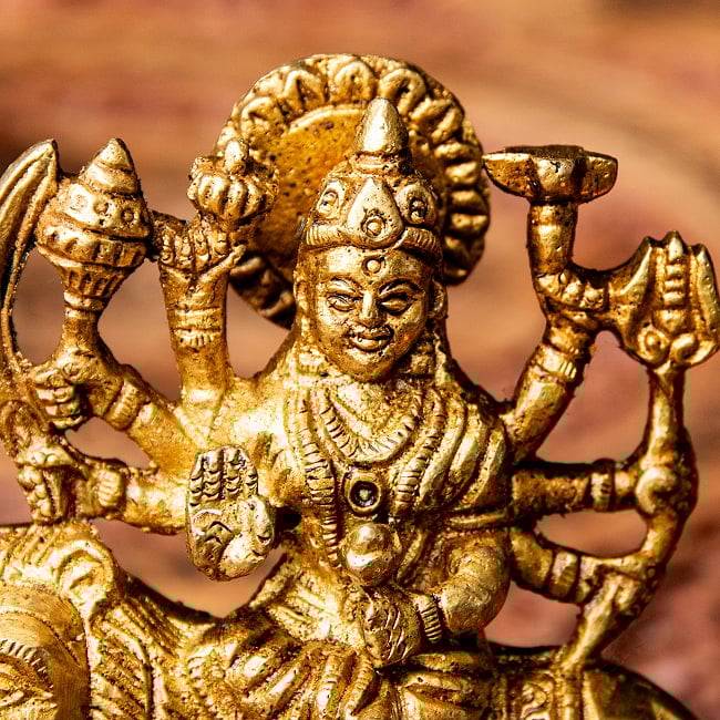 ドゥルガー (高さ:9.5cm) 2 - やさしい顔立ちのドゥルガーです。