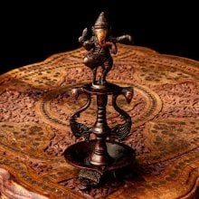 ダンシングガネーシャのオイルランプ 重厚なブラス製 高さ20cm(TI-RSDL-1815)