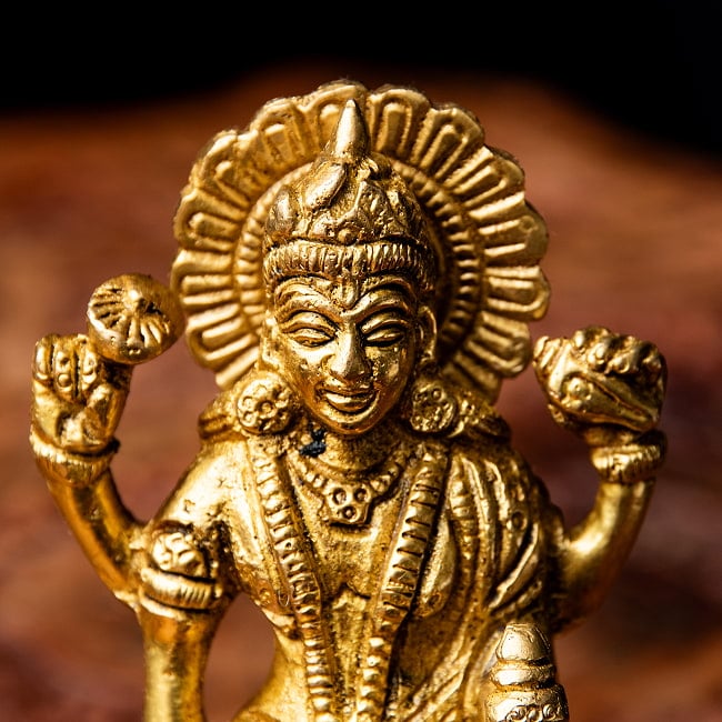 ダンワンタリ 神像 アーユルヴェーダの神様 高さ14.5cm 2 - お顔を見てみました。