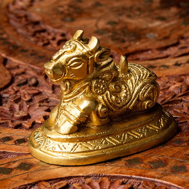 ブラス製 聖牛ナンディン像 大サイズ 高さ5.5cmの写真聖牛,ナンディン,ブラス製,ヒンドゥー,神様像