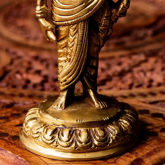 ダンワンタリ 神像 アーユルヴェーダの神様 高さ19cm 4 - すらりとした足回り。