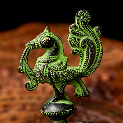 孔雀のオイルランプ 重厚なブラス製 高さ13cm - サブ5