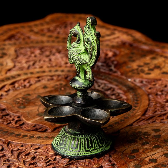 ピーコックのオイルランプ 重厚なブラス製 高さ13cm 7 - 角度を変えてみてみました。