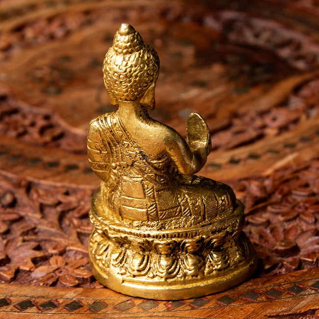 ブッダ坐像 重厚なブラス製 8.5cm 7 - 背面の様子。