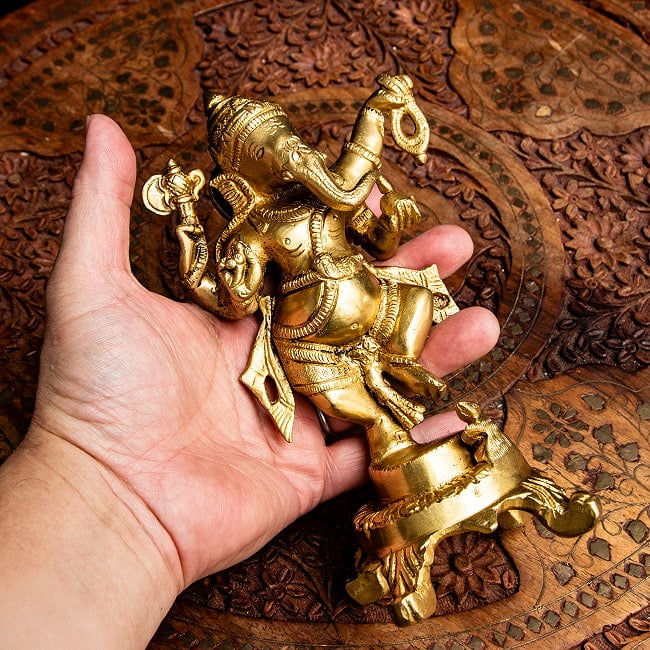 ブラス製 ダンシングガネーシャ 19cm 12 - これくらいのサイズ感です。
