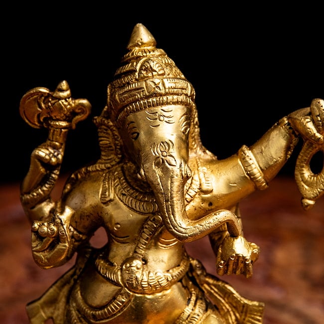 ブラス製 ダンシングガネーシャ 19cm 3 - お顔を見てみました。