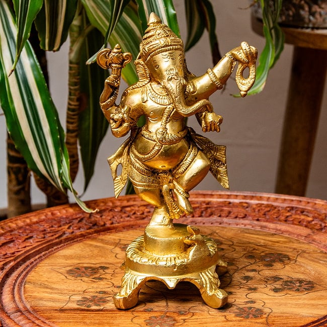 ブラス製 ダンシングガネーシャ 19cmの写真ガネーシュ,神様像,ブラス像,ヒンドゥー教,幸運,金運