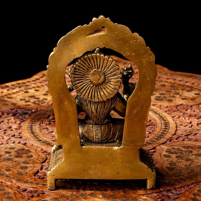 ブラス製 ラクシュミー像(高さ:約18cm) 8 - 背面の様子です。