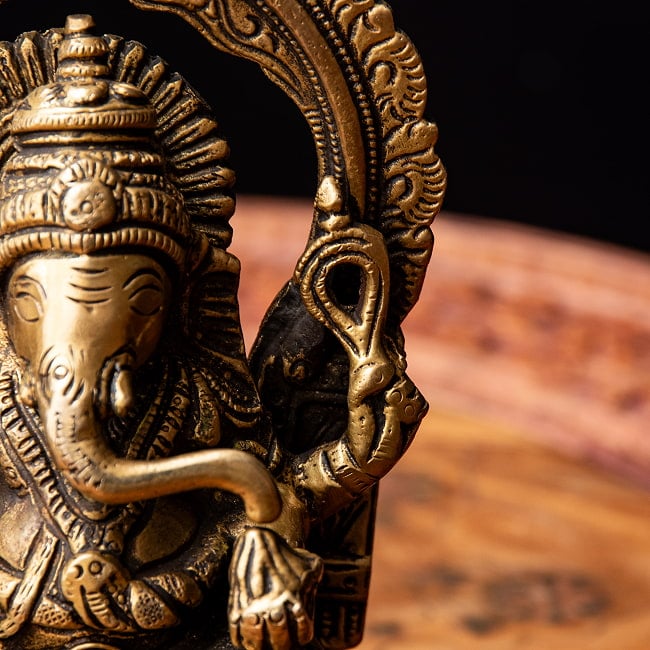 ブラス製 ガネーシャ 18cm 5 - 細部を見てみました。