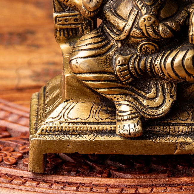 ブラス製 ガネーシャ 18cm 8 - どっしりとした台座です。