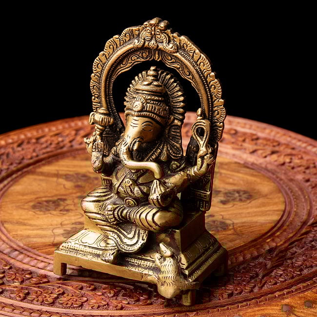 ブラス製 ガネーシャ 18cm 9 - 立体的な造形になっています。
