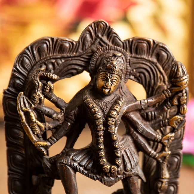 ブラス製 カーリー立像 - 17cm 2 - お顔を見てみました。