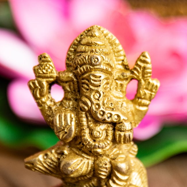 ガネーシャ 5.5cm 2 - お顔を見ていました。